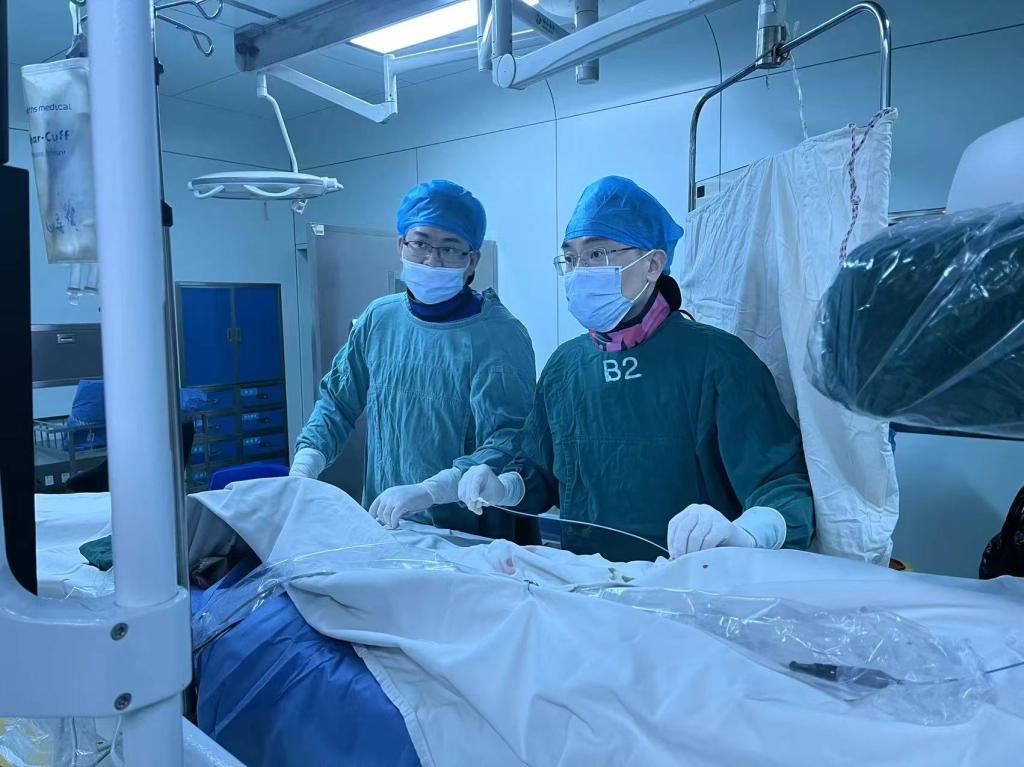 3根心脏动脉血管严重堵塞危及生命 十堰人医2次手术为七旬大爷解除“警报”